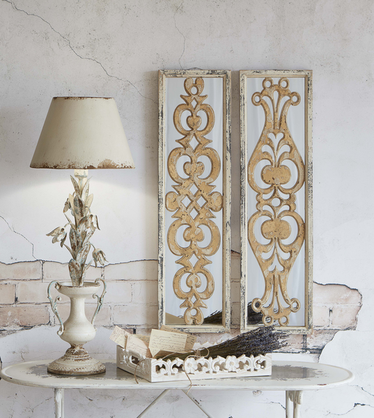 Distressed Ivory Flower Lamp